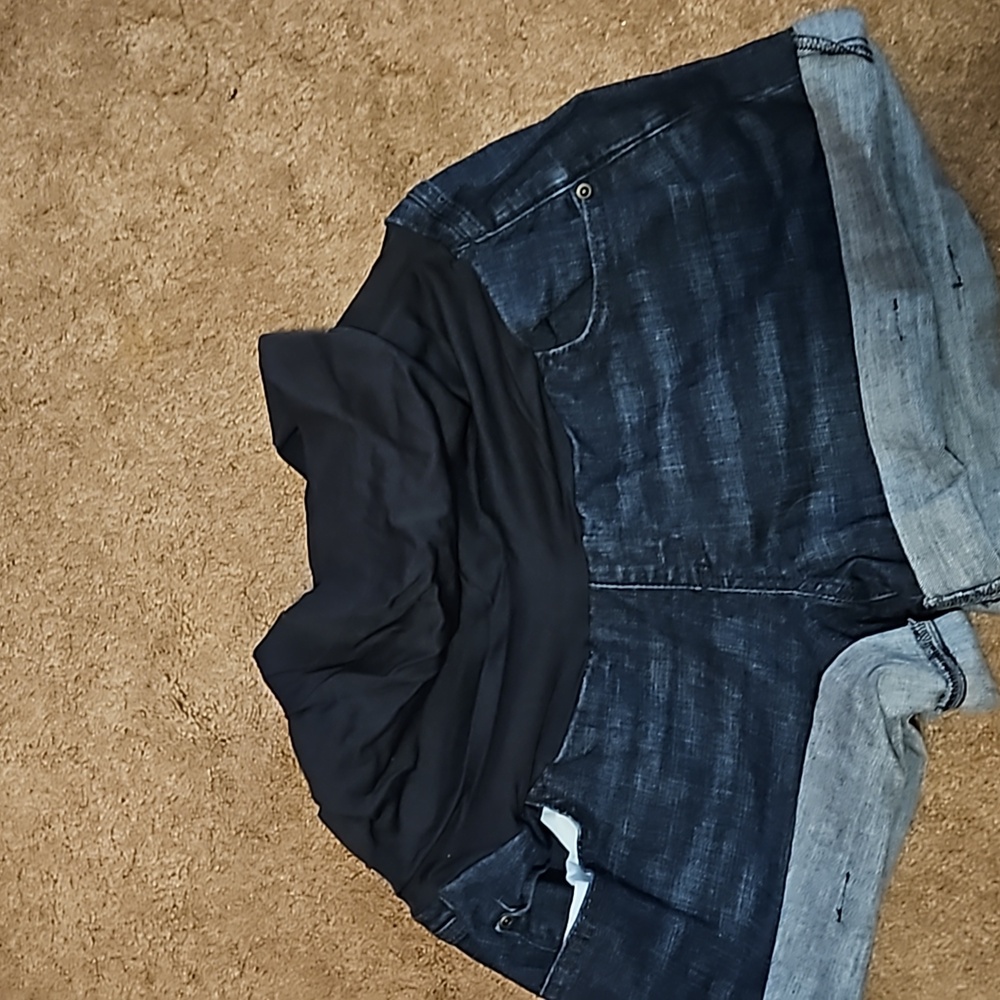Maternity short
